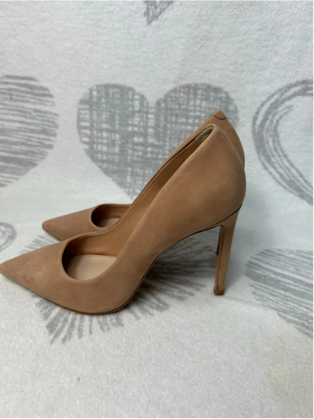 Schutz Lou Pump Honey Beige Nude Suede Stiletto Heels Shoes Women's Size 7.5B